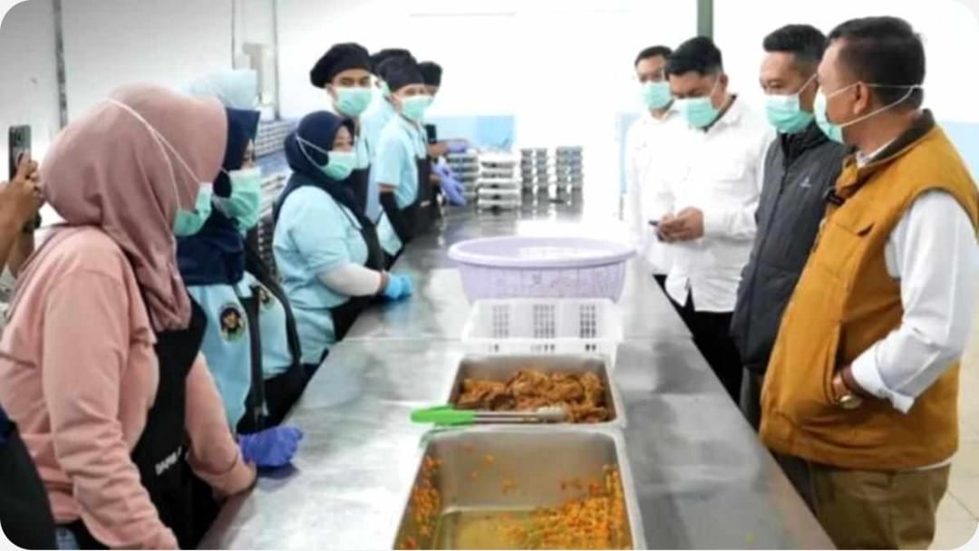 Wabup Tasikmalaya Tinjau Dapur MBG Karangnunggal untuk Pastikan Layanan Gizi Berjalan Maksimal