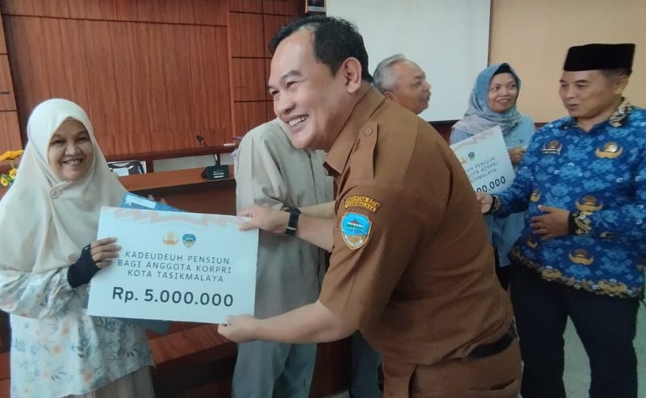 ASN Purna Bakti Dapat Uang Kadeudeuh , Wakil Ketua Satu Korpri Kota Tasikmalaya: Bentuk Perhatian dan Penghormatan