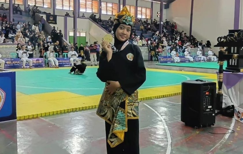 Siswi SDN 1 Karangpaningal Raih Emas di Kejuaraan Pencak Silat SEC 2026 Ciamis