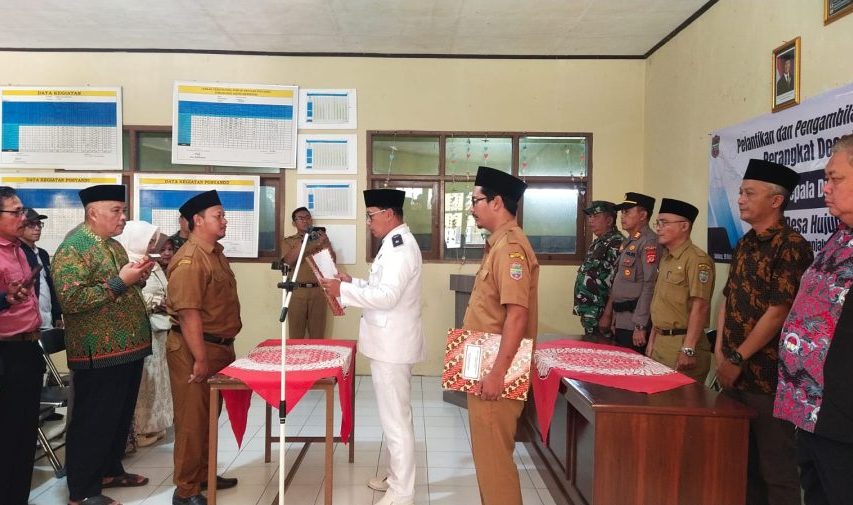 Kades Hujungtiwu Lantik Ahmad Ridwan sebagai Kawil Hujungtiwu III