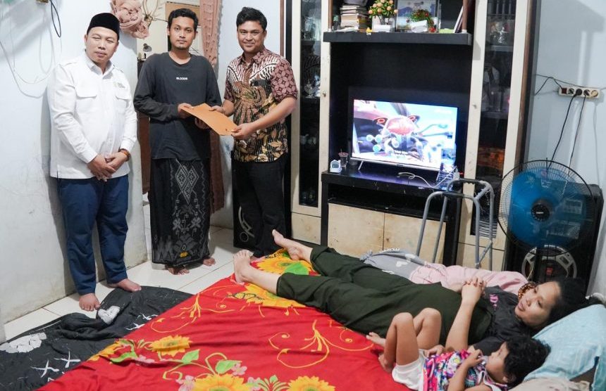 Kunjungi Korban Kecelakaan Kereta, KemendukBangga/BKKBN Jabar Berikan Treatment Trauma Healing