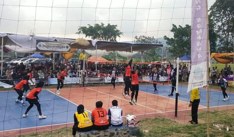 Pemerintah Desa Bahara Gelar Open Turnamen Bola Voli Jamparing Sampana Cup II