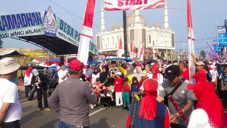 Semarak HUT RI ke-81, Ribuan Warga Panjalu Ikuti Jalan Sehat Keliling Situ Lengkong