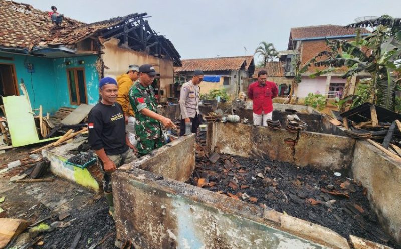 Rumah Warga di Panjalu Terbakar Dini Hari, Satu Orang Alami Luka Bakar