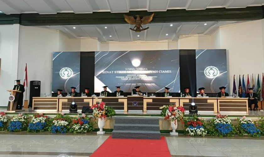 Sekda Ciamis Hadiri Wisuda STIKes Muhammadiyah Ciamis Tahun Akademik 2025/2026