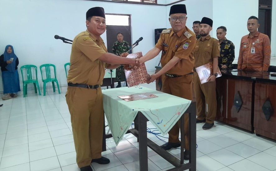 Diki Abdullah Mutakin Resmi Dilantik sebagai Kepala Dusun Cijamban, Kades Panumbangan Tekankan Pelayanan Masyarakat